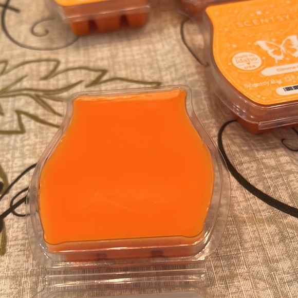Scentsy Gimme Candy Scentsy Wax Melt - Picture 8 of 8